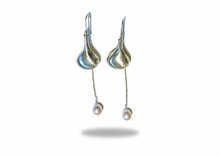 Load image into Gallery viewer, Annie Drop Earrings
