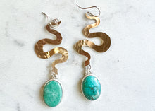 Load image into Gallery viewer, Campitos Snake Earrings
