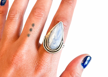 Load image into Gallery viewer, Blue Kyanite Ring - sz. 10
