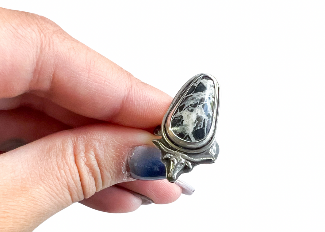 White Buffalo Longhorn Ring -sz.7