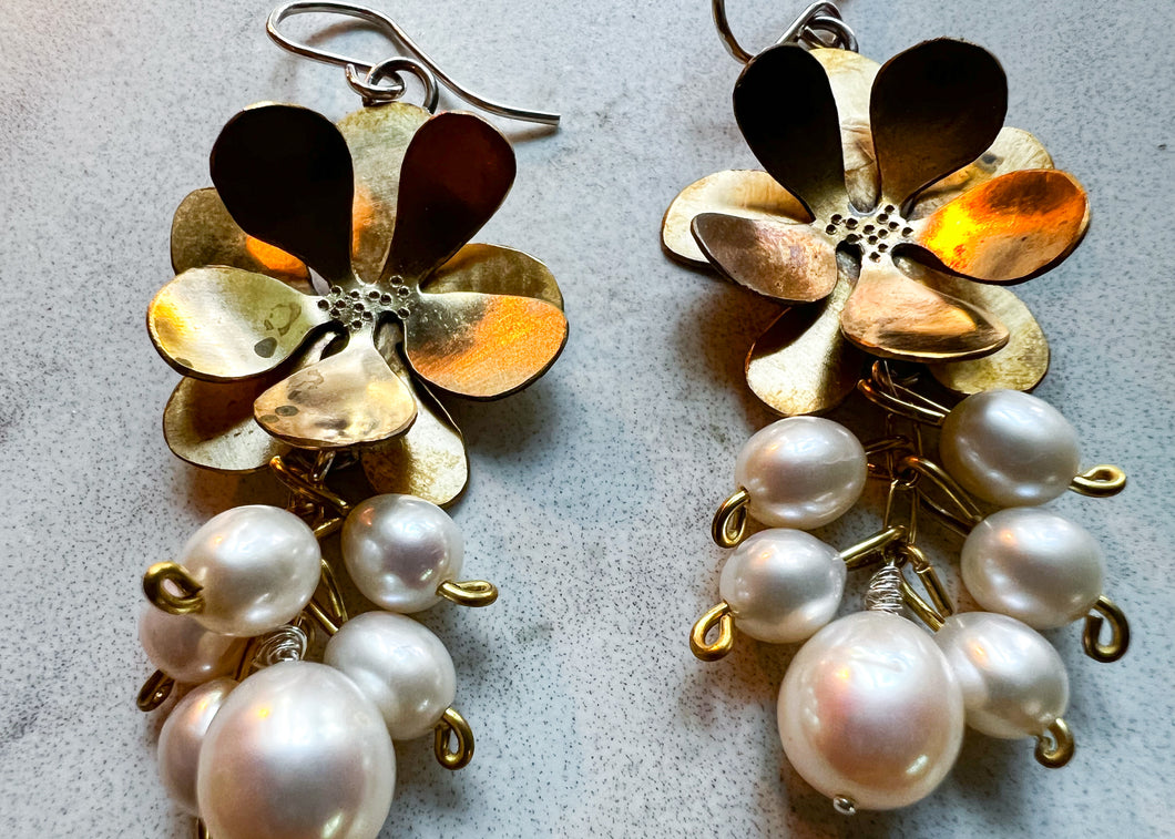 Pearl Flower Bomb Earrings