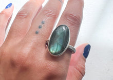 Load image into Gallery viewer, Labradorite Ring - sz. 10.5
