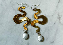 Load image into Gallery viewer, Howlite Snake Earrings
